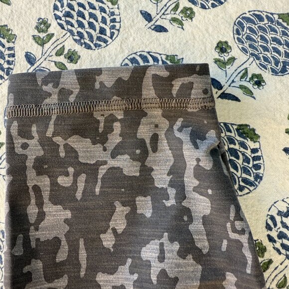 Lululemon 25" Leggings - Size 8 - Picture 3 of 5